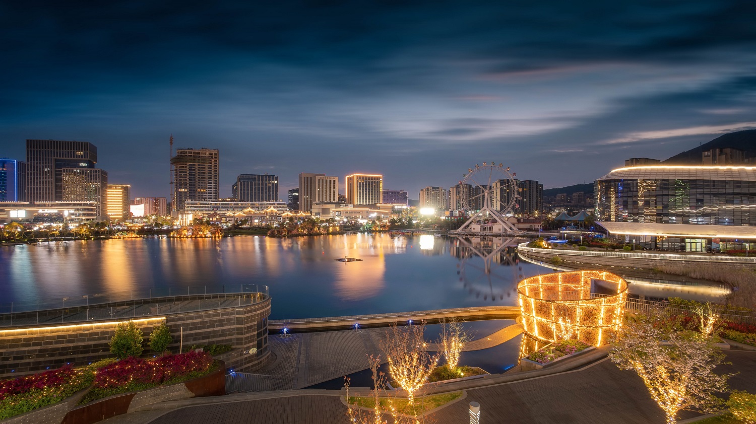 作者姓名：诸葛晓明&nbsp;&nbsp;&nbsp;&nbsp;镜头型号：CF 10mm F4.0 Cookie